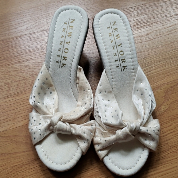 NWOT New York Transit Cream Sparkle Wedges - Picture 3 of 11